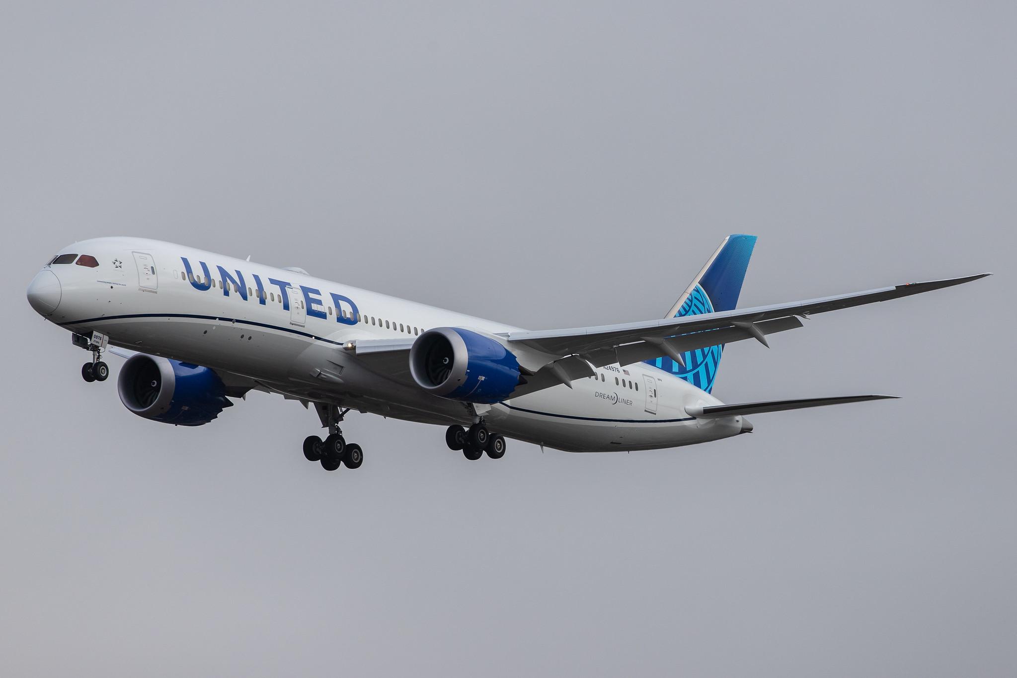 London Heathrow Airport: United Airlines (UA / UAL) |  Boeing 787-9 Dreamliner B789 | N24976 | MSN 66135