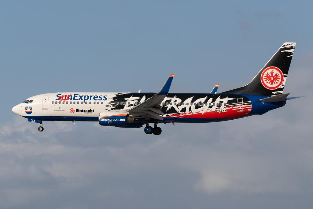 Hamburg Airport: SunExpress (XQ / SXS) |  Livery: Eintracht Frankfurt Livery | Operator: SunExpress Deutschland |  Boeing 737-8AS B738 | D-ASXX | MSN 34984