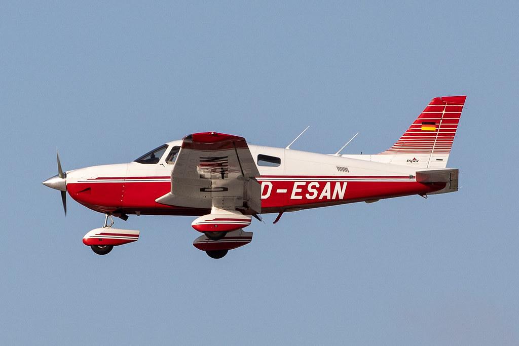 Hamburg Airport: Private Owner |  Piper PA-28-181 Archer III P28A | D-ESAN | MSN 2843028