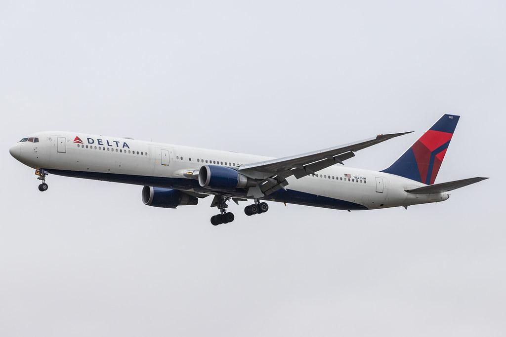 London Heathrow Airport: Delta Air Lines (DL / DAL) |  Boeing 767-432(ER) B764 | N826MH | MSN 29713