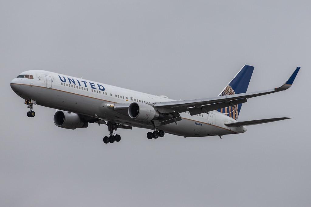 London Heathrow Airport: United Airlines (UA / UAL) |  Boeing 767-322(ER) B763 | N668UA | MSN 30024