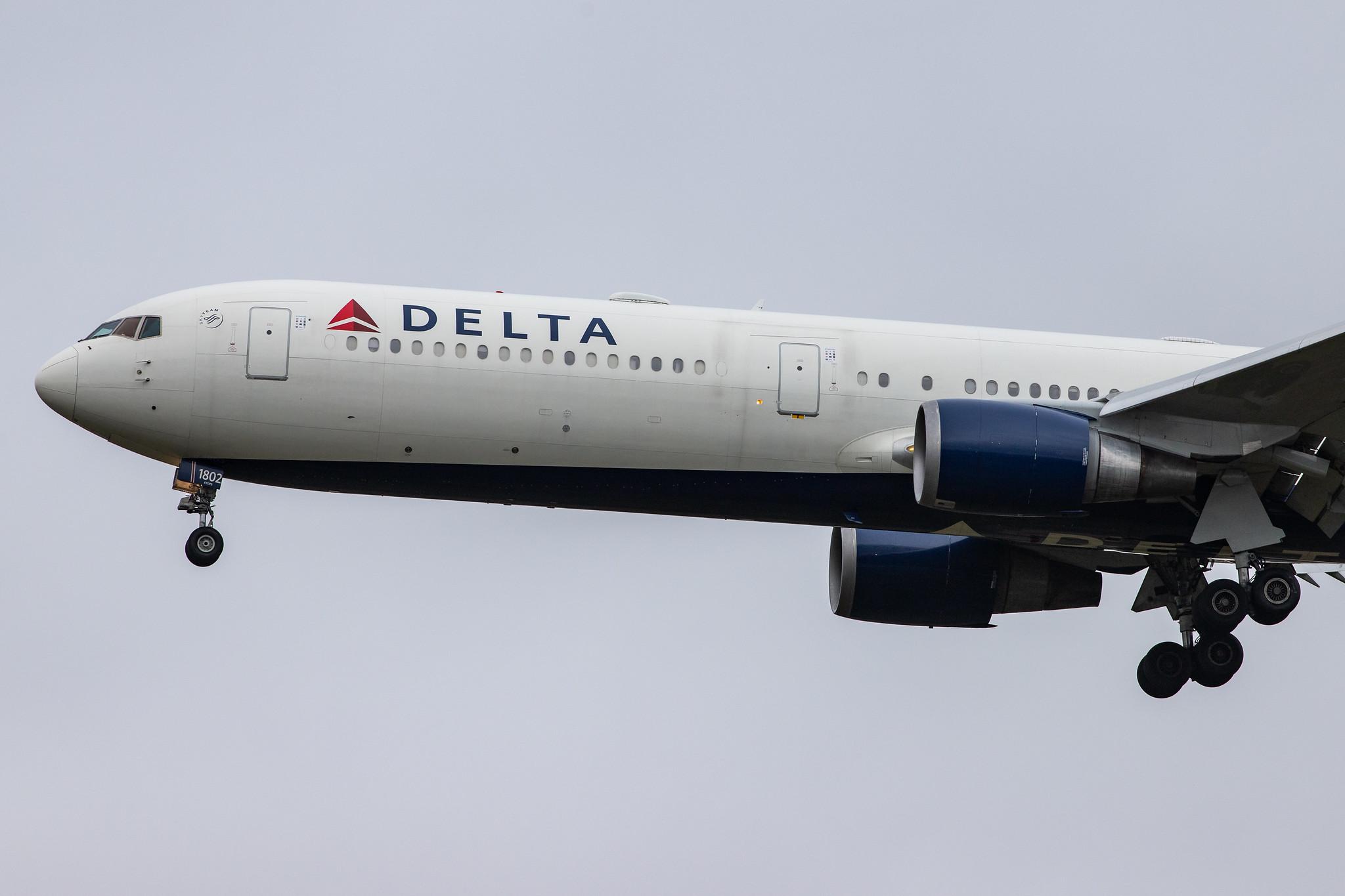 London Heathrow Airport: Delta Air Lines (DL / DAL) |  Boeing 767-432(ER) B764 | N826MH | MSN 29713