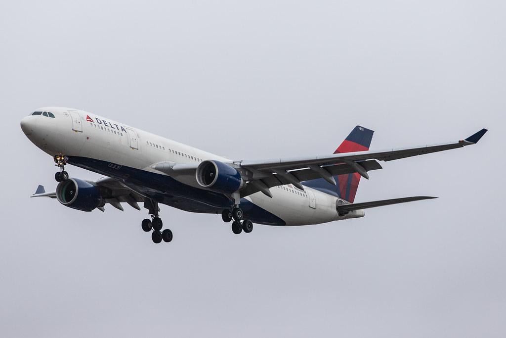 London Heathrow Airport: Delta Air Lines (DL / DAL) |  Airbus A330-223 A332 | N858NW | MSN 0718