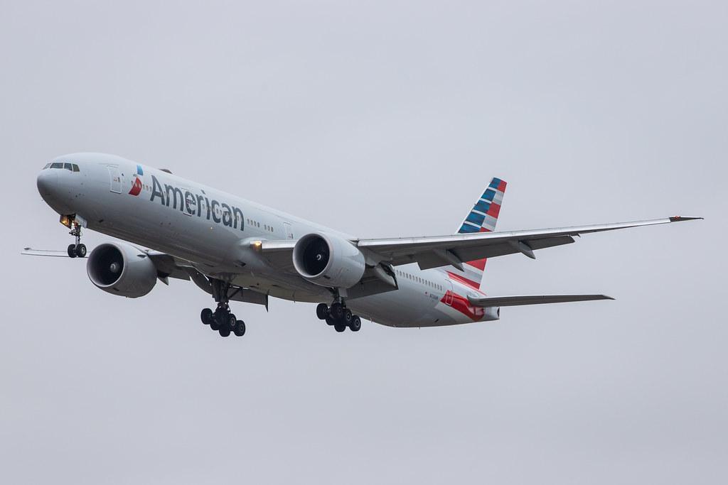 London Heathrow Airport: American Airlines (AA / AAL) |  Boeing 777-323(ER) B77W | N733AR | MSN 33524