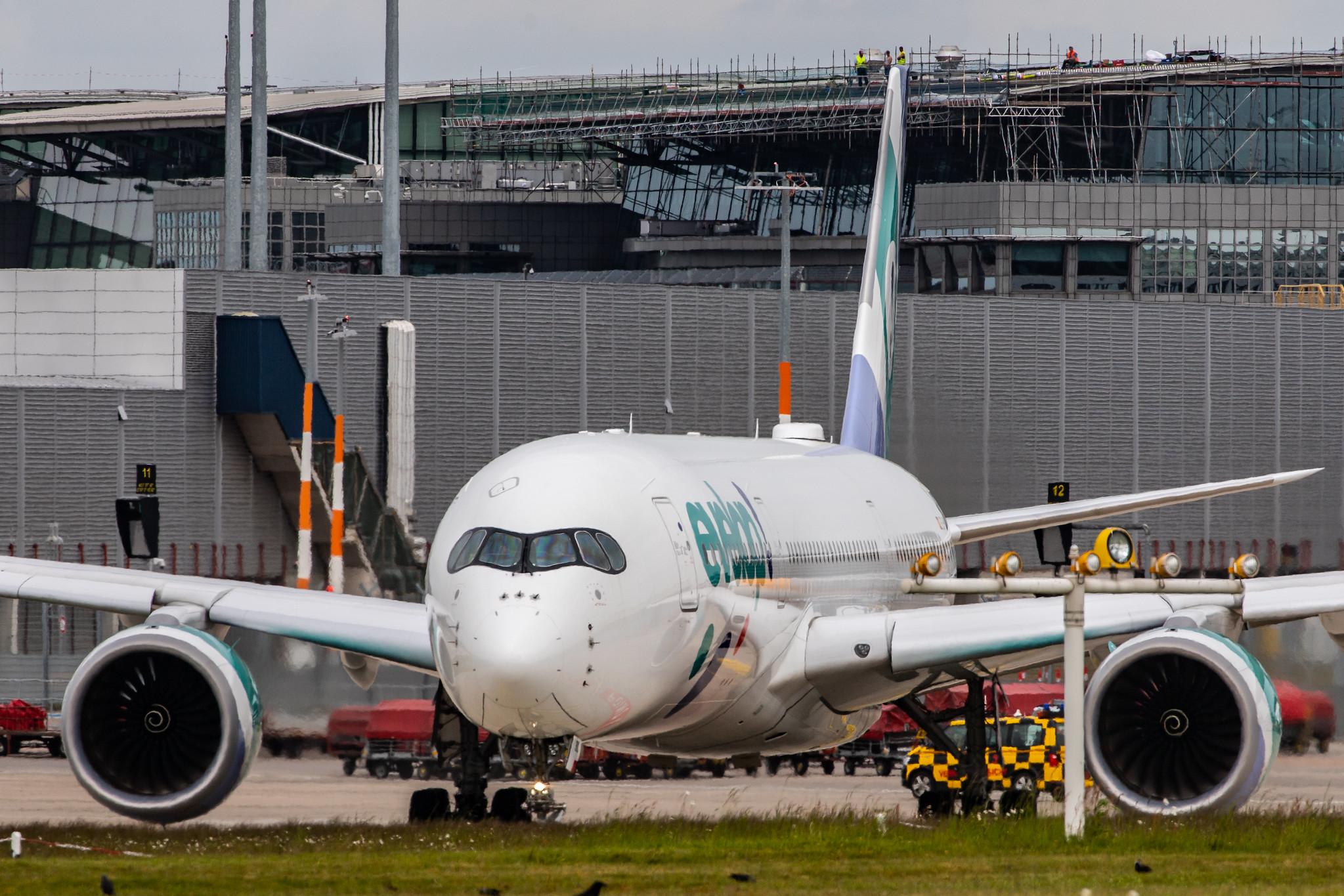 Hamburg Airport: Evelop Airlines (E9 / EVE) |  Airbus A350-941 A359 | EC-NBO | MSN 293