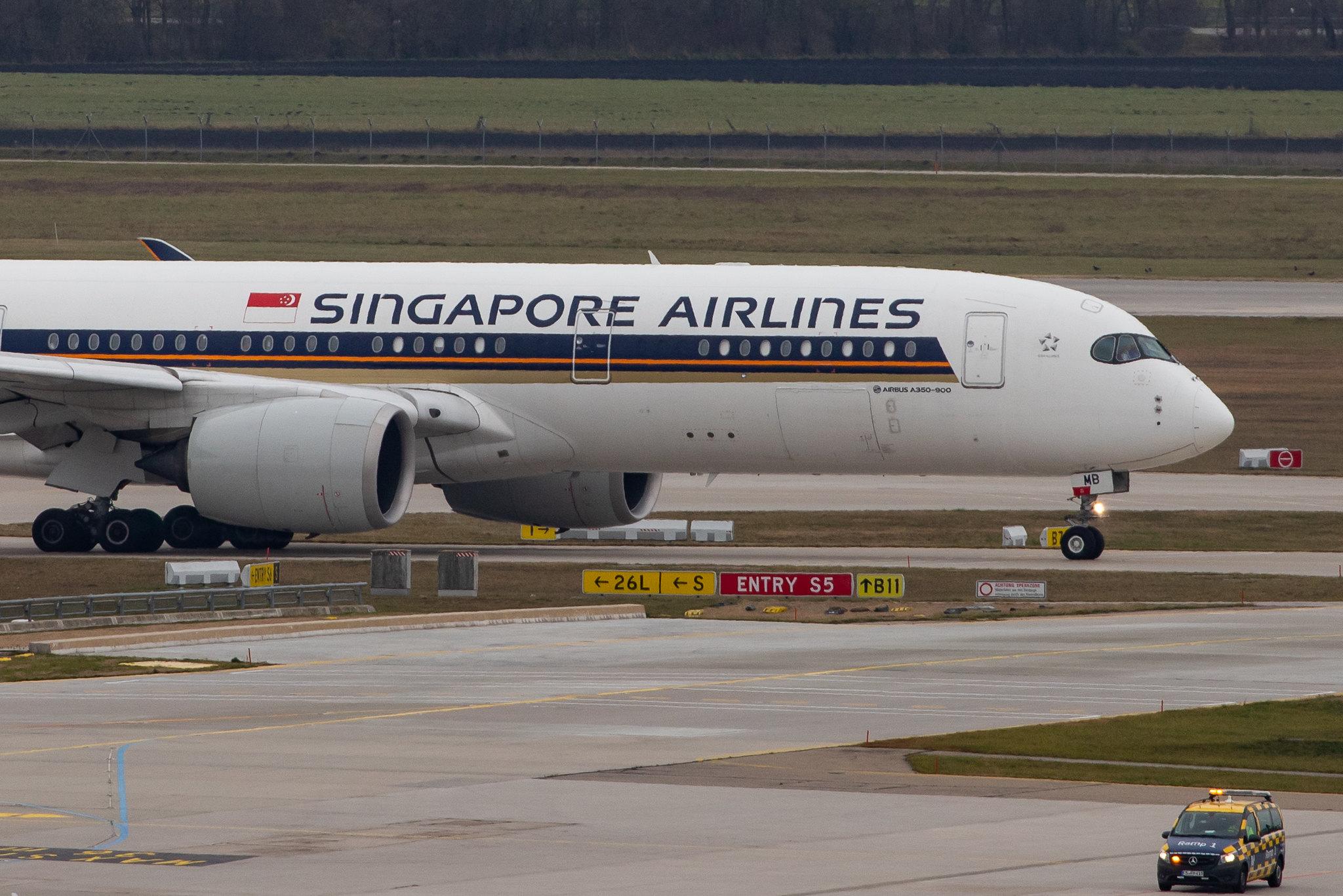 Munich Airport: Singapore Airlines (SQ / SIA) |  Airbus A350-941 A359 | 9V-SMB | MSN 030