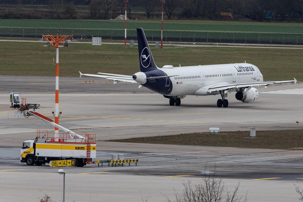 Munich Airport: Lufthansa (LH / DLH) |  Airbus A321-131 A321 | D-AIRY | MSN 0901
