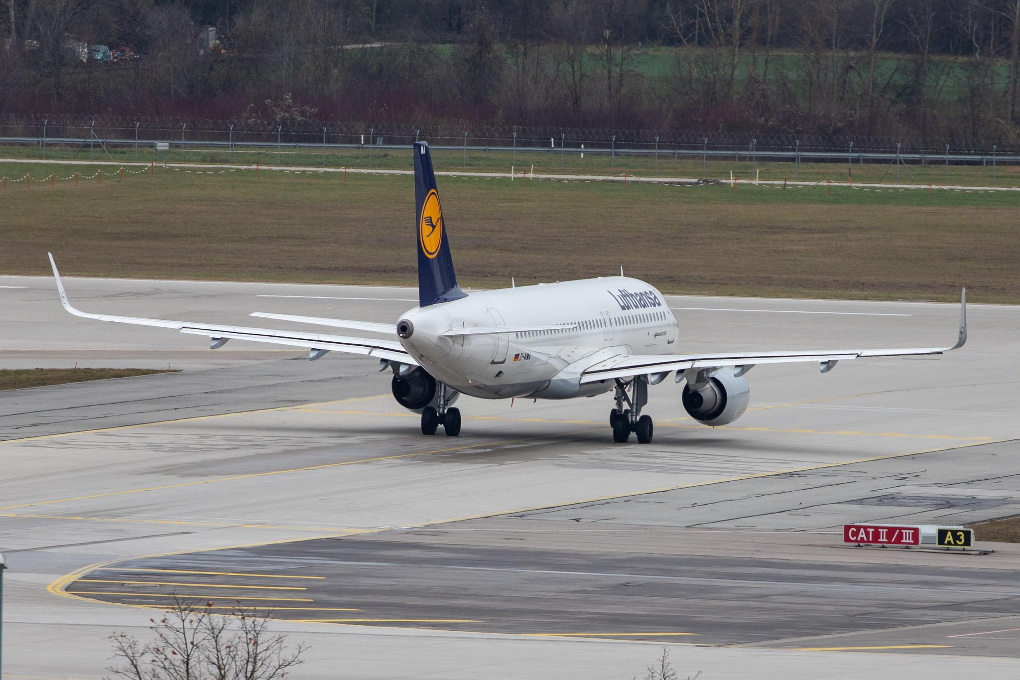 Munich Airport: Lufthansa (LH / DLH) |  Airbus A320-214 A320 | D-AIWA | MSN 7681