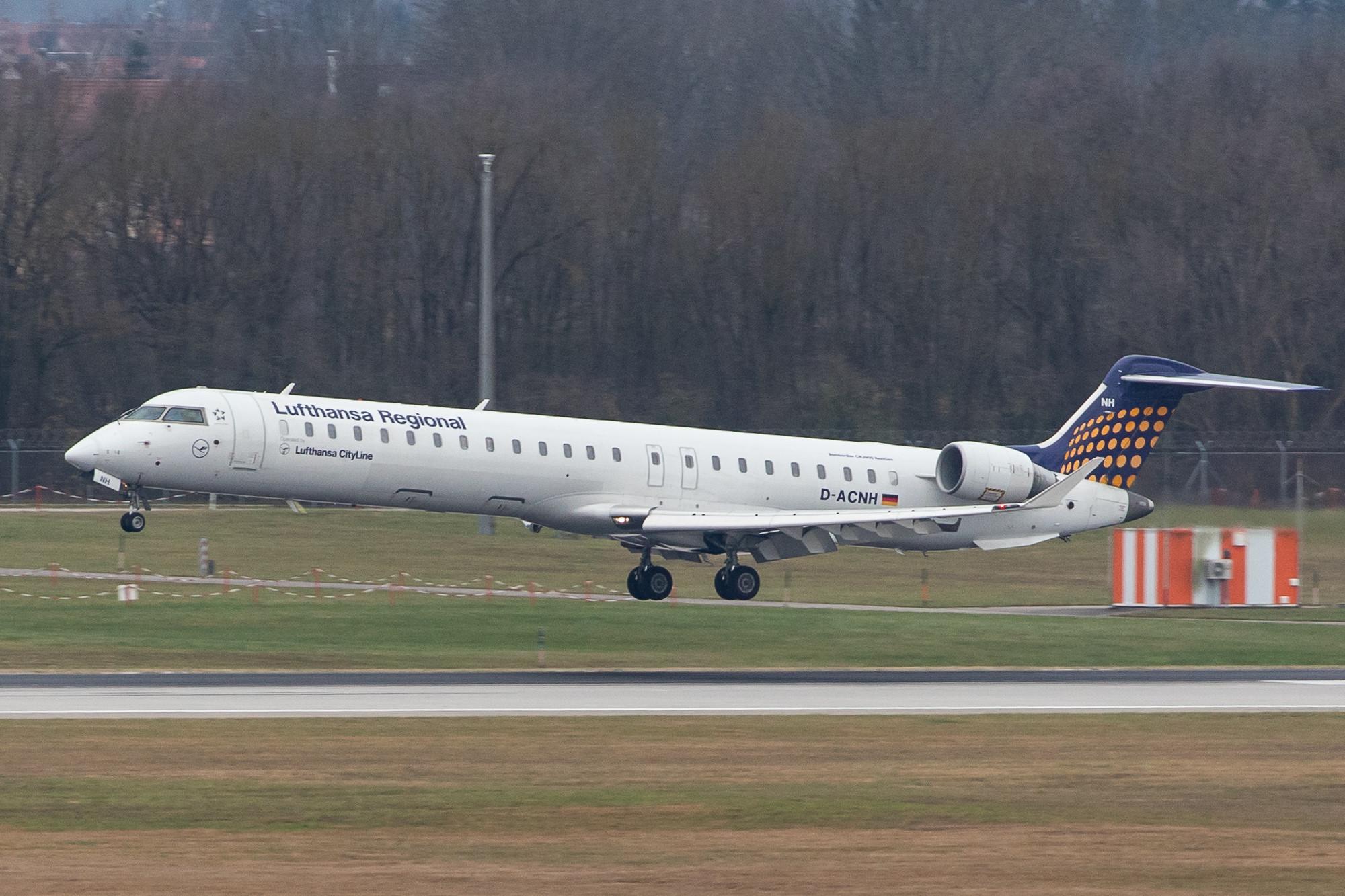 Munich Airport: Lufthansa (LH / DLH) | Operator: Lufthansa CityLine |  Bombardier CRJ-900LR CRJ9 | D-ACNH | MSN 15247