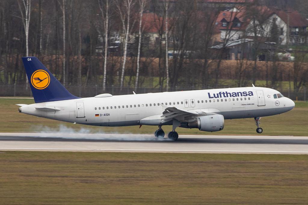 Munich Airport: Lufthansa (LH / DLH) |  Airbus A320-211 A320 | D-AIQA | MSN 0172