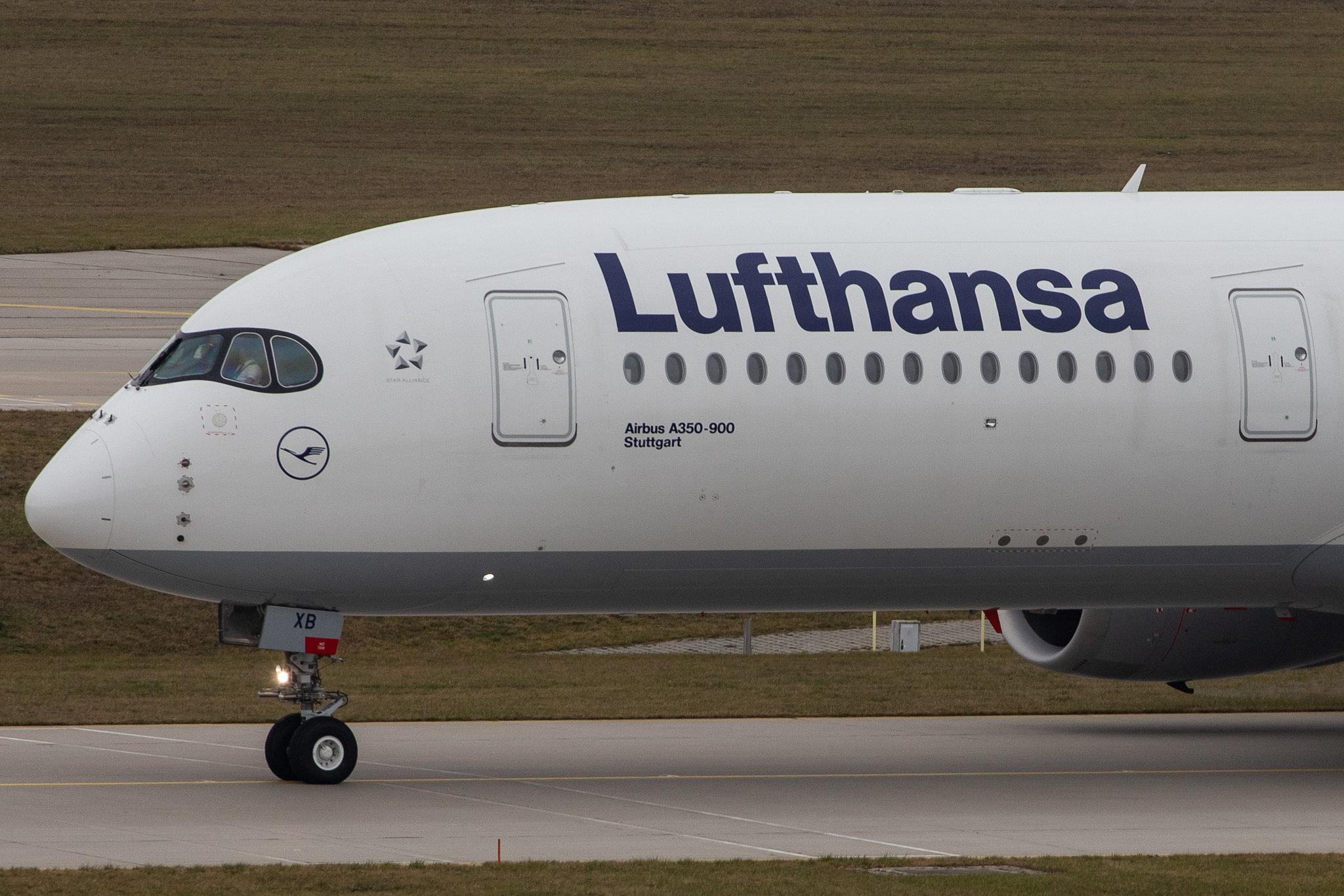 Munich Airport: Lufthansa (LH / DLH) |  Airbus A350-941 A359 | D-AIXB | MSN 080