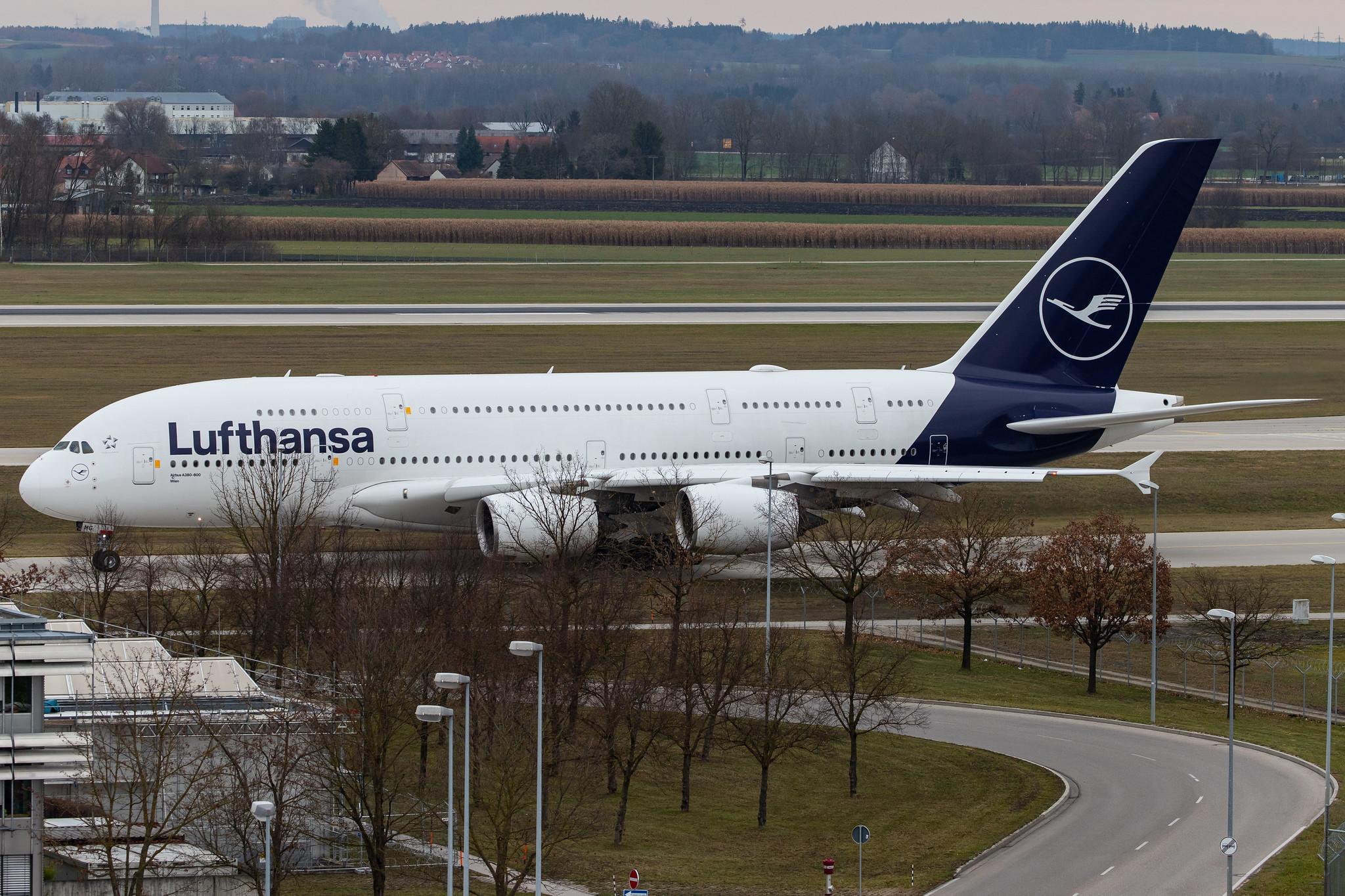 Munich Airport: Lufthansa (LH / DLH) |  Airbus A380-841 A388 | D-AIMG | MSN 069