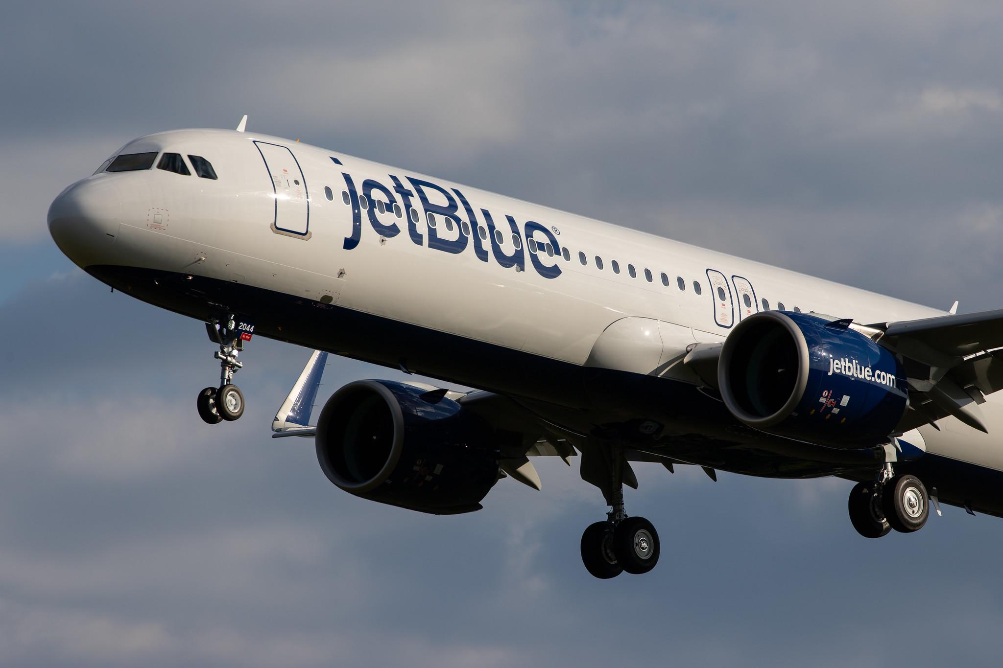 Hamburg Airport: JetBlue Airways (B6 / JBU) |  Airbus A321-271NX A21N | D-AVZU (N2044J) | MSN 9195