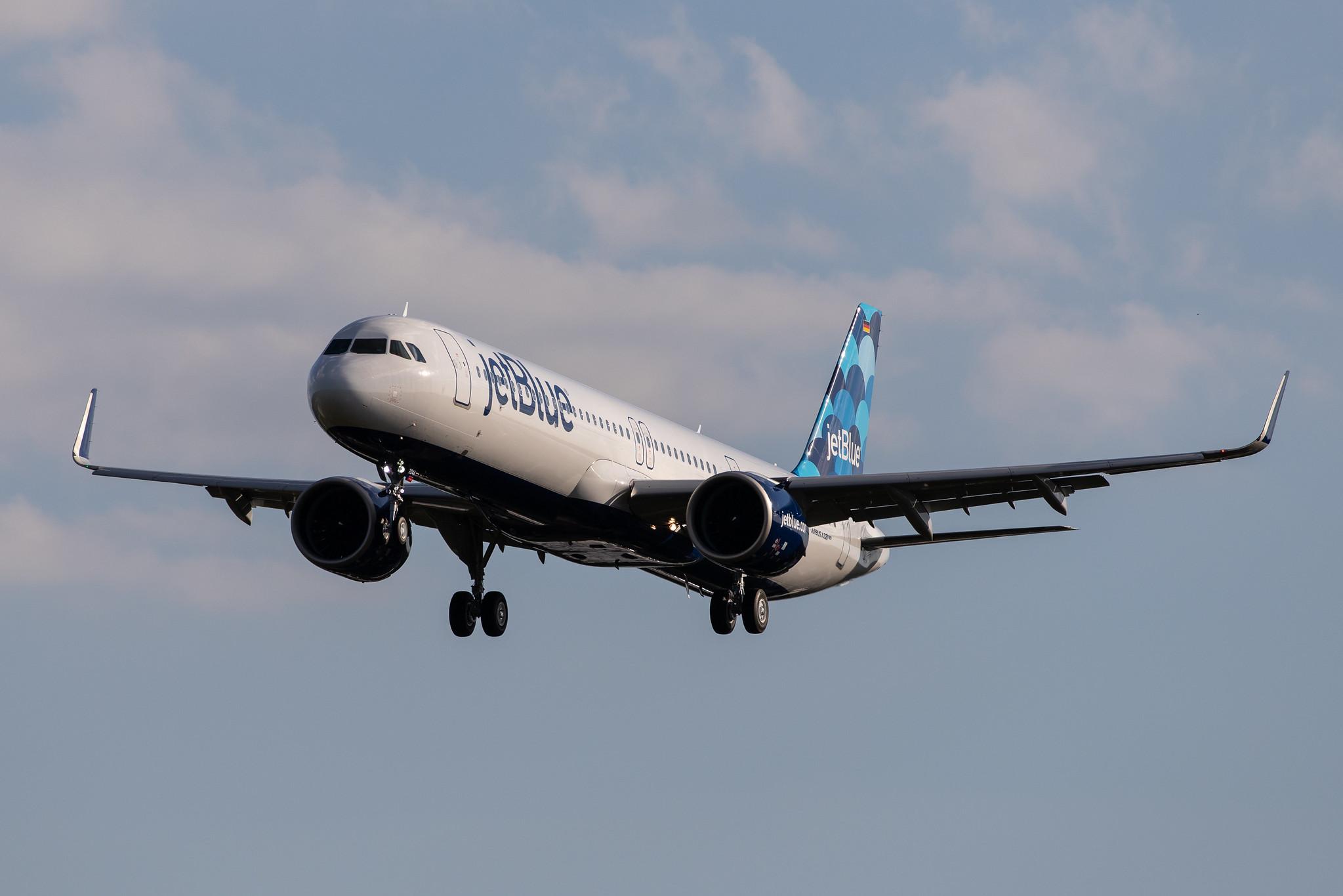 Hamburg Airport: JetBlue Airways (B6 / JBU) |  Airbus A321-271NX A21N | D-AVZU (N2044J) | MSN 9195