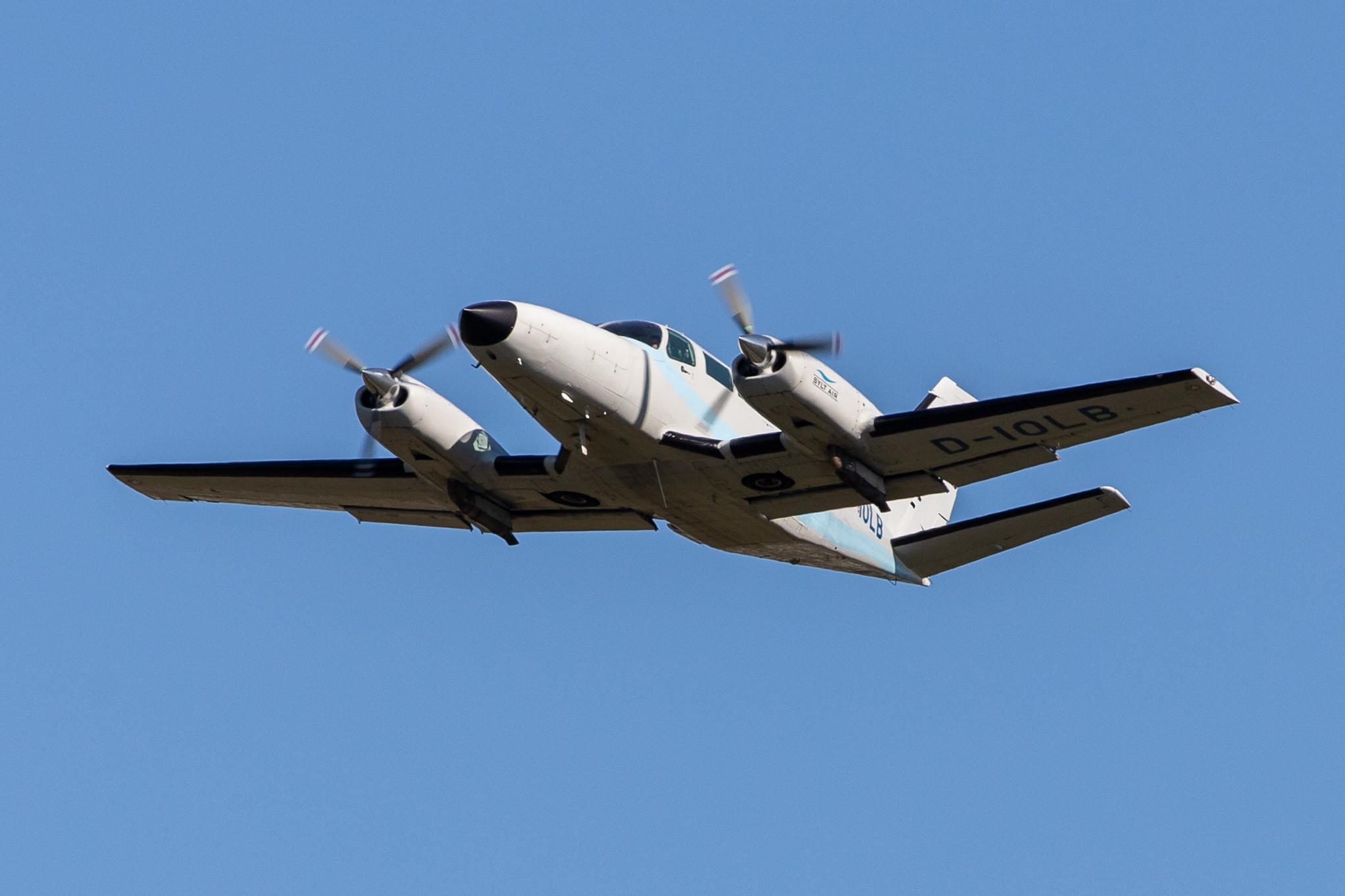 Hamburg Airport: Sylt Air (/ AWU) |  Cessna 404 C404 | D-IOLB | MSN 404-0691