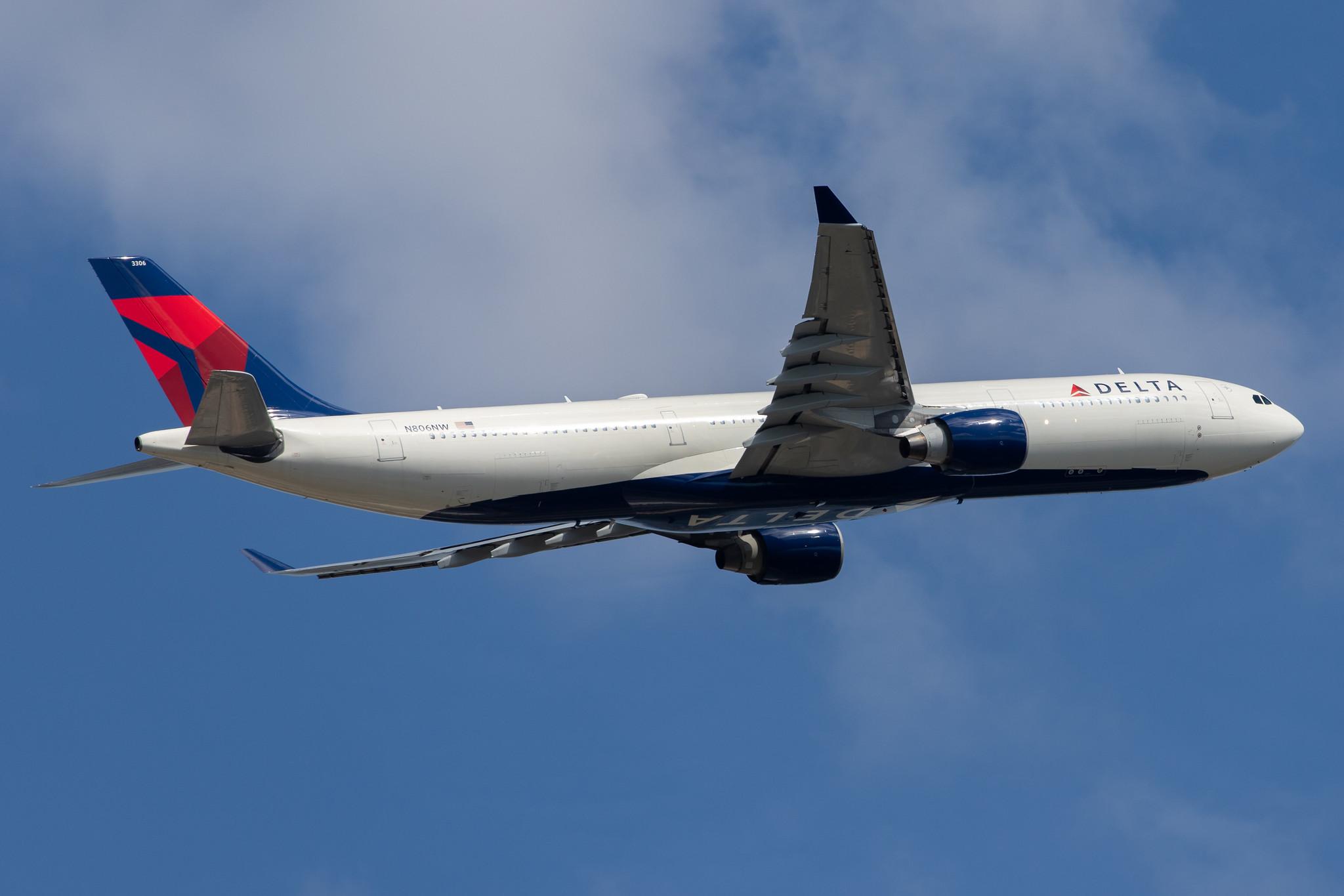Frankfurt Airport: Delta Air Lines (DL / DAL) |  Airbus A330-323 A333 | N806NW | MSN 0578