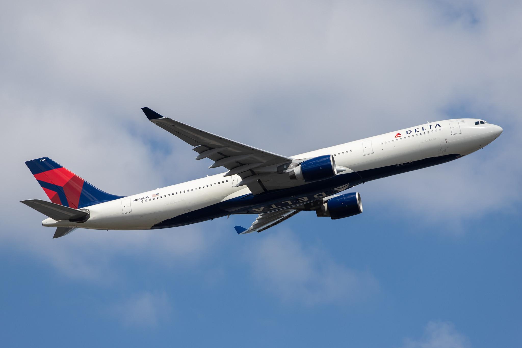 Frankfurt Airport: Delta Air Lines (DL / DAL) |  Airbus A330-323 A333 | N806NW | MSN 0578