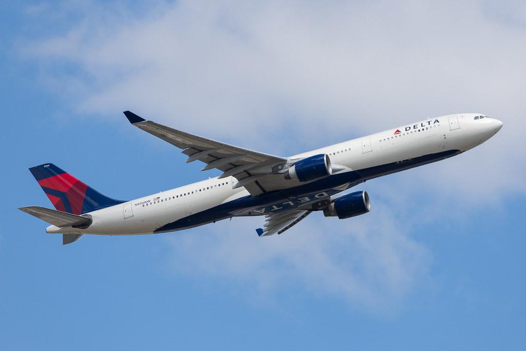 Frankfurt Airport: Delta Air Lines (DL / DAL) |  Airbus A330-323 A333 | N806NW | MSN 0578