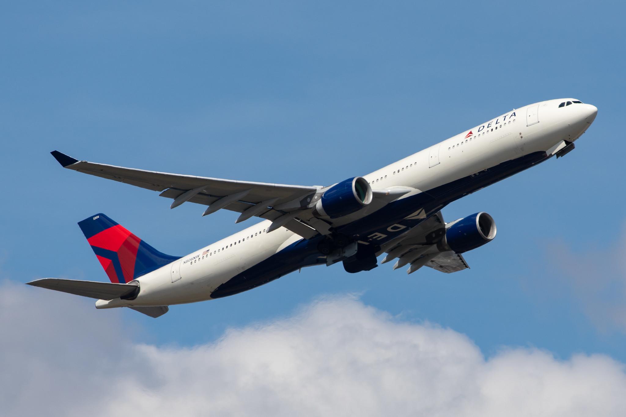 Frankfurt Airport: Delta Air Lines (DL / DAL) |  Airbus A330-323 A333 | N806NW | MSN 0578
