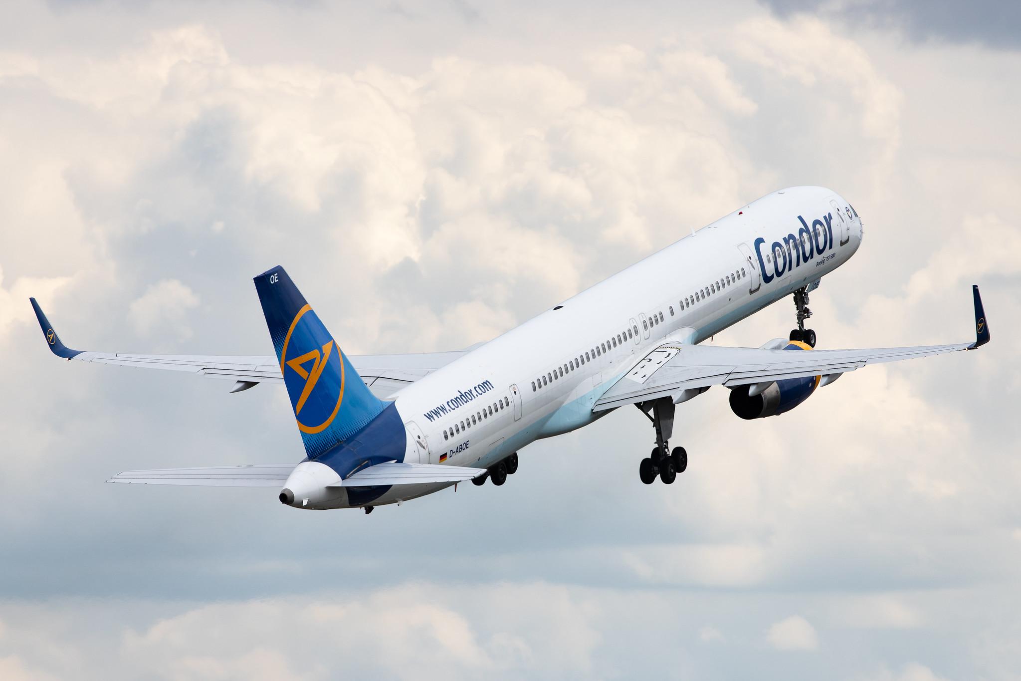 Hamburg Airport: Condor (DE / CFG) |  Boeing 757-330 B753 | D-ABOE | MSN 29012