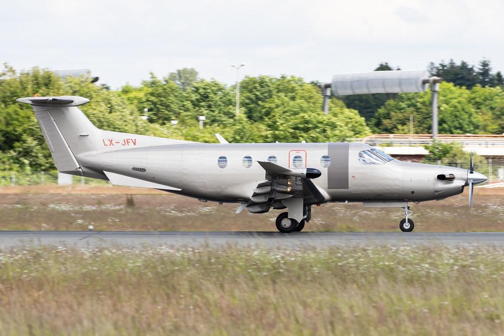 Hamburg Airport: Jetfly Aviation (/ JFA) |  Pilatus PC-12/47E PC12 | LX-JFV | MSN 1409