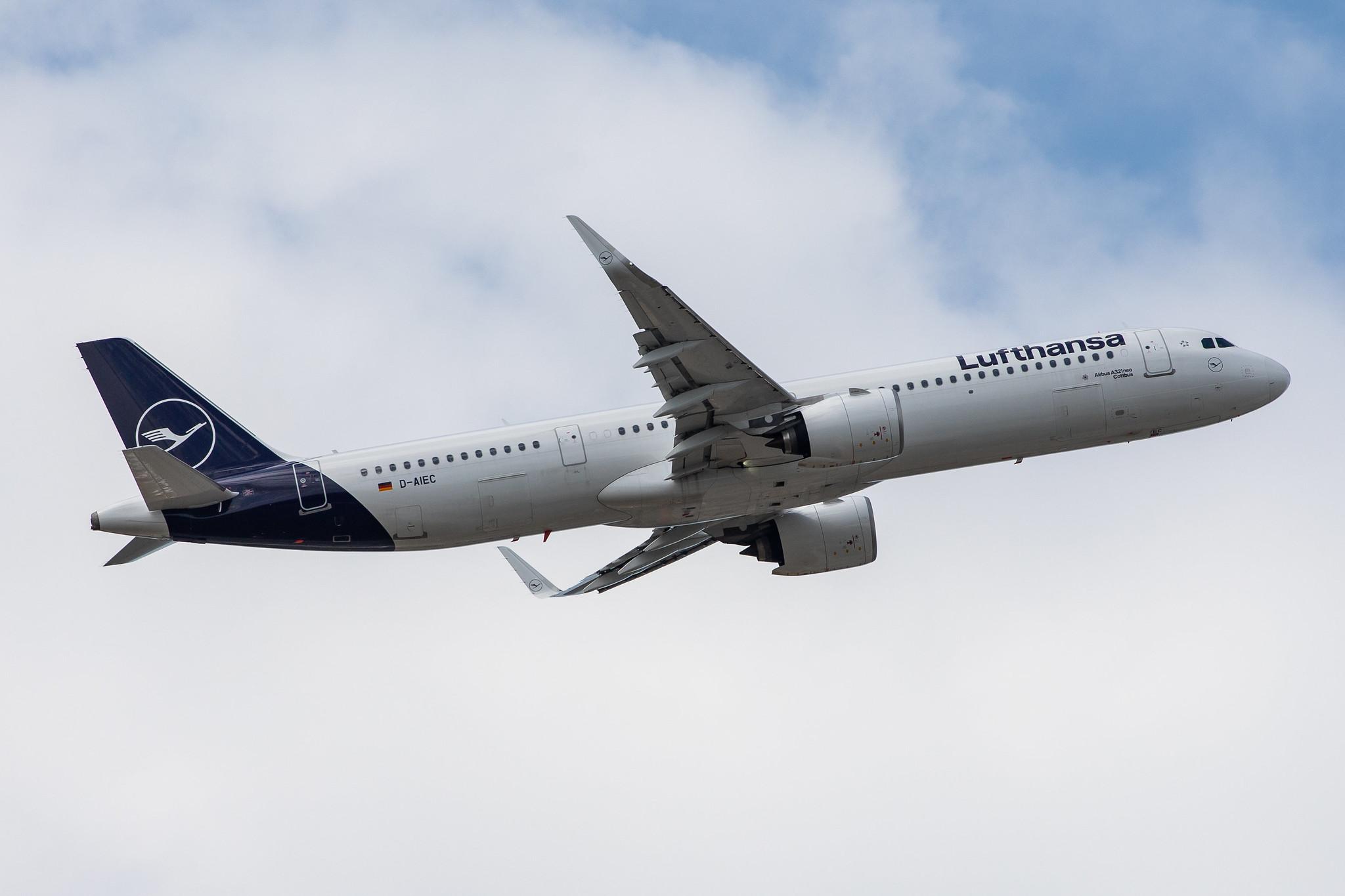 Frankfurt Airport: Lufthansa (LH / DLH) |  Airbus A321-271NX A21N | D-AIEC | MSN 8814