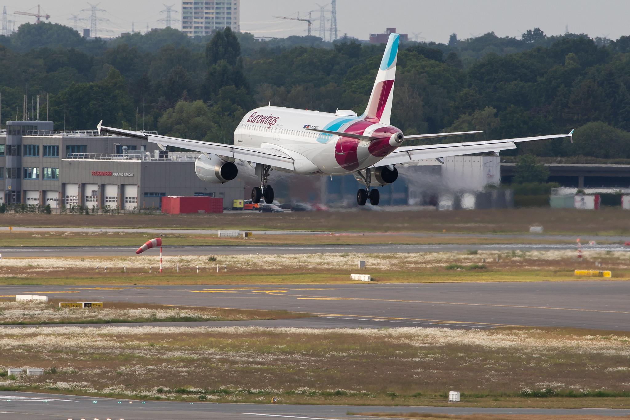 Hamburg Airport: Eurowings (EW / EWG) |  Airbus A319-132 A319 | D-AGWB | MSN 2833