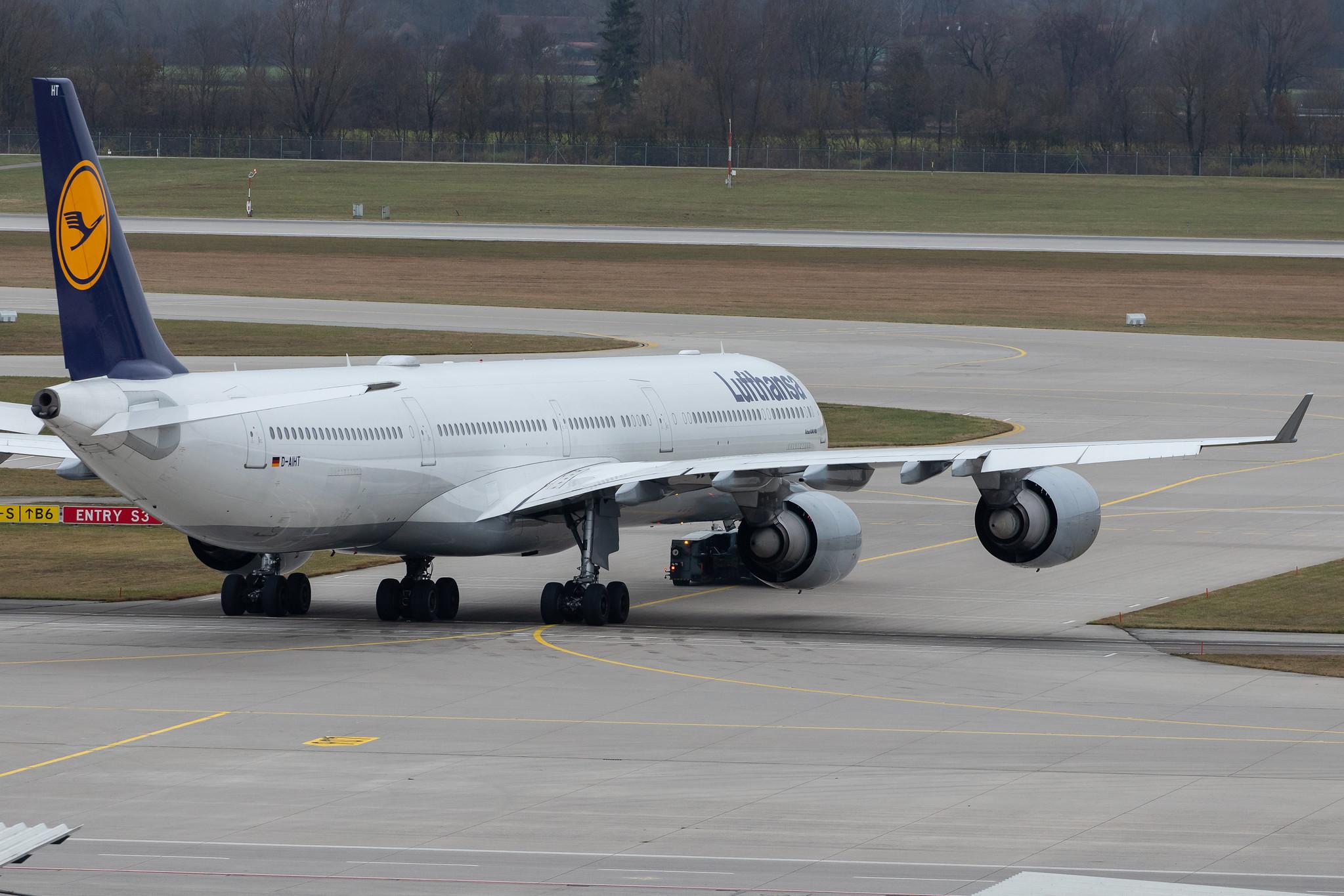 Munich Airport: Lufthansa (LH / DLH) |  Airbus A340-642 A346 | D-AIHT | MSN 0846