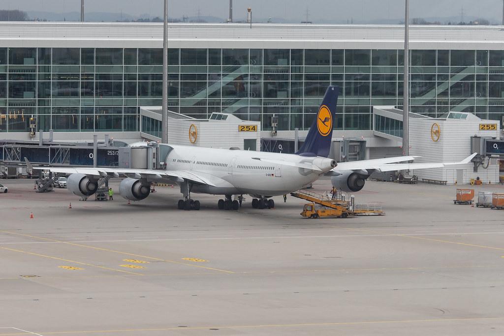 Munich Airport: Lufthansa (LH / DLH) |  Airbus A340-642 A346
