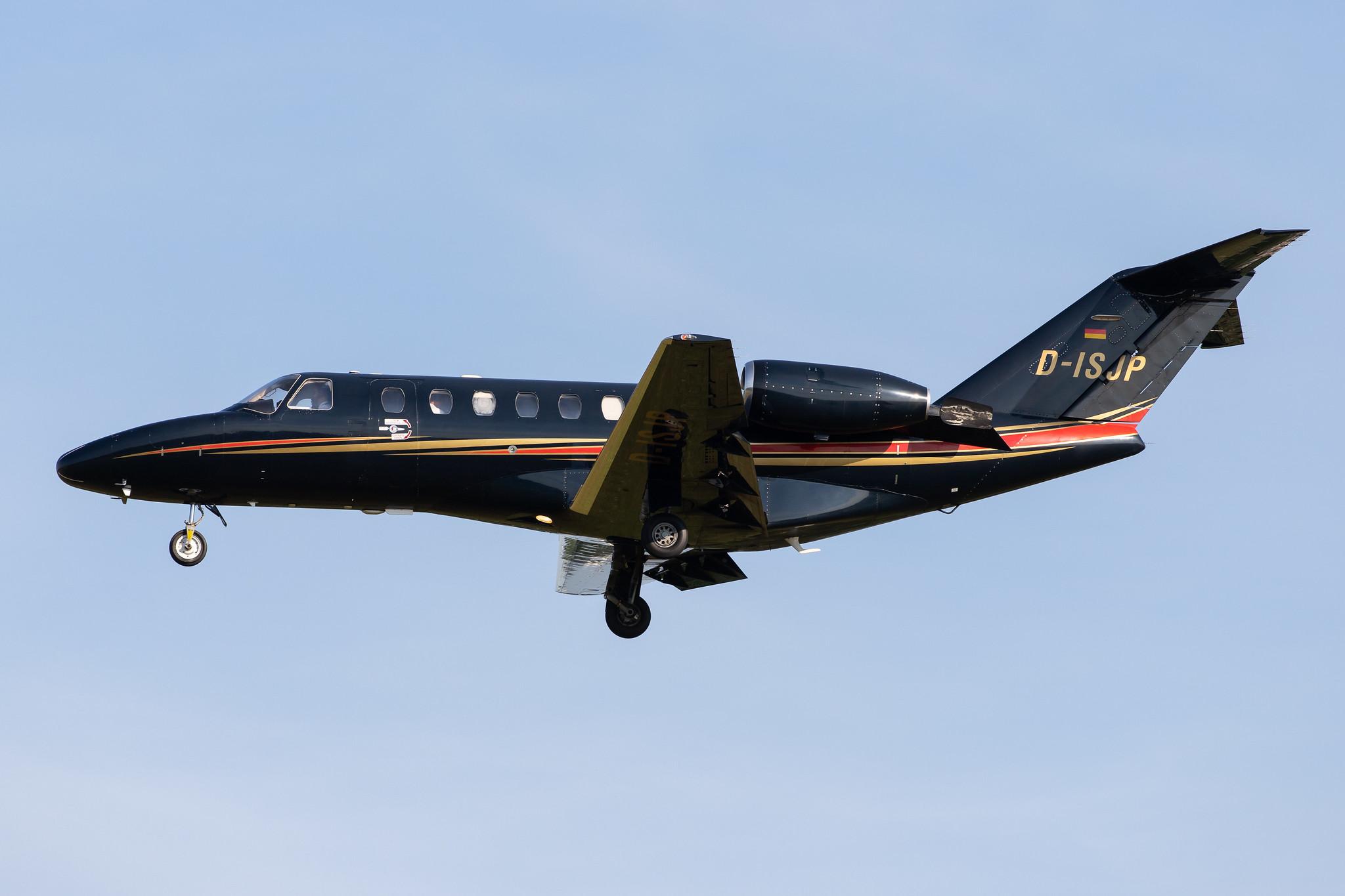 Hamburg Airport: OHL Air Charterflug |  Cessna 525A CitationJet CJ2 C25A | D-ISJP | MSN 525A-0030