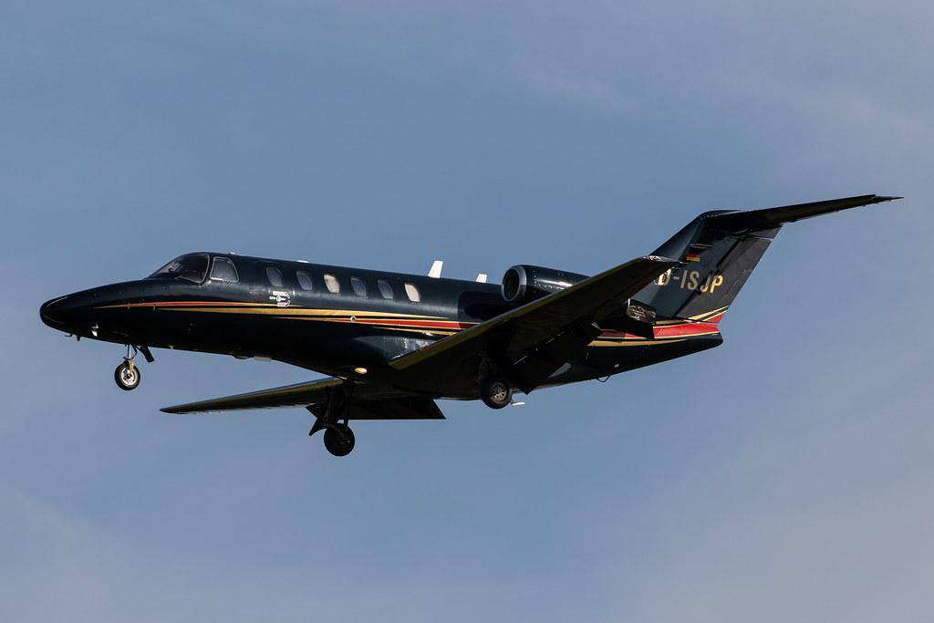 Hamburg Airport: OHL Air Charterflug |  Cessna 525A CitationJet CJ2 C25A | D-ISJP | MSN 525A-0030