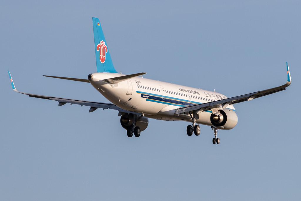 Hamburg Airport: China Southern Airlines (CZ / CSN) |  Airbus A321-253NX A21N | D-AVYA | MSN 9266 (B-30EV)