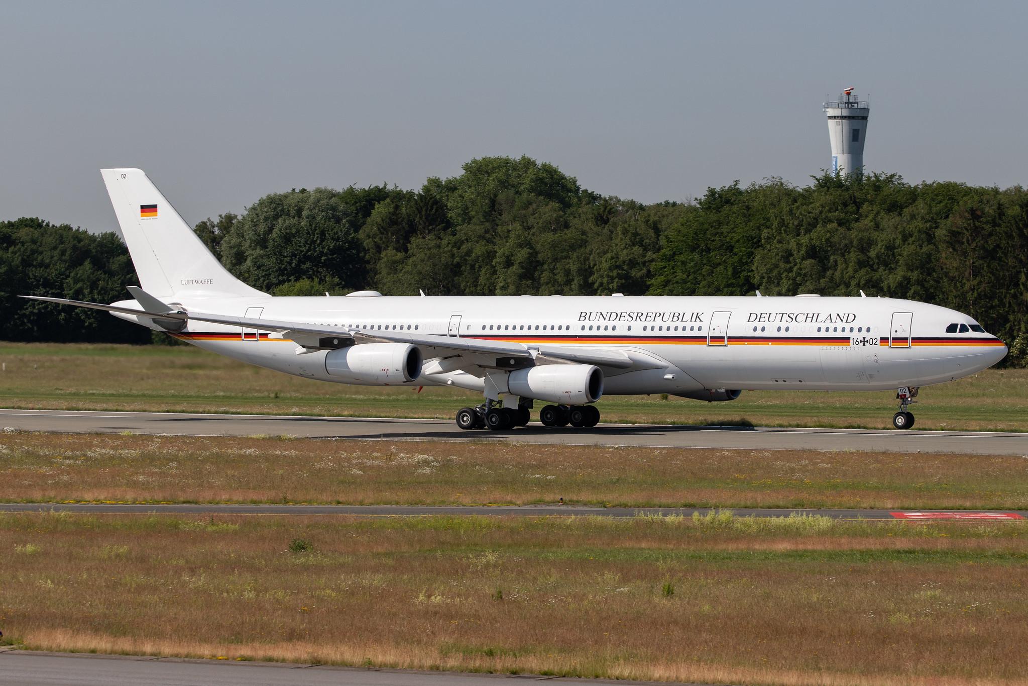 Hamburg Airport: German Air Force (/ GAF) | Airbus A340-313 A343 | 16+02 | MSN 355
