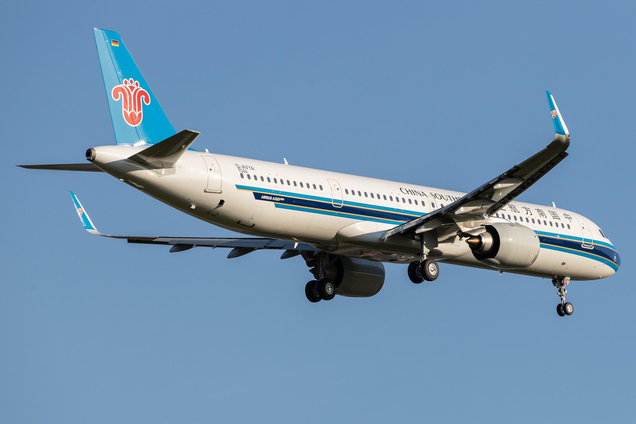 Hamburg Airport: China Southern Airlines (CZ / CSN) |  Airbus A321-253NX A21N | D-AVYA | MSN 9266 (B-30EV)