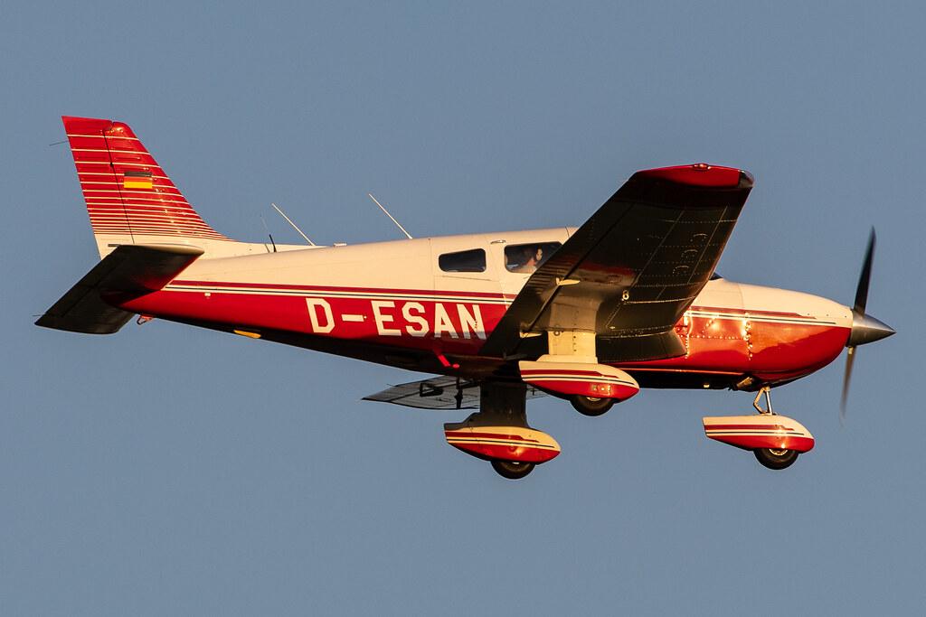 Hamburg Airport: Private owner |  Piper PA-28-181 Archer III P28A | D-ESAN | MSN 2843028