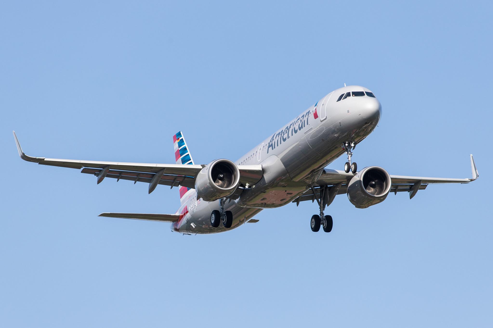 Hamburg Airport: American Airlines (AA / AAL) |  Airbus A321-253NX A21N | D-AVXQ | MSN 9374 (N413AN)