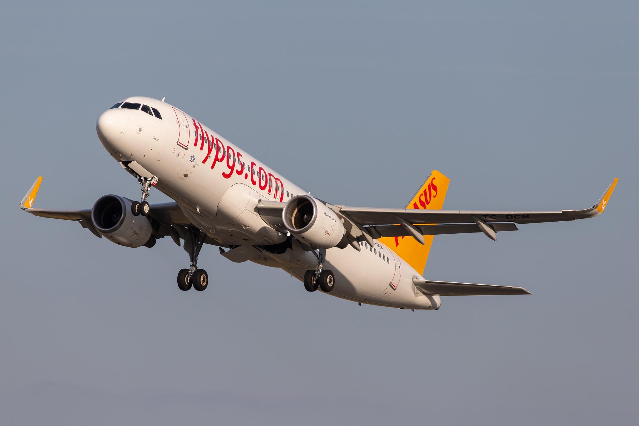 Hamburg Airport: Pegasus Airlines (PC / PGT) |  Airbus A320-214 A320 | TC-DCM | MSN 7200