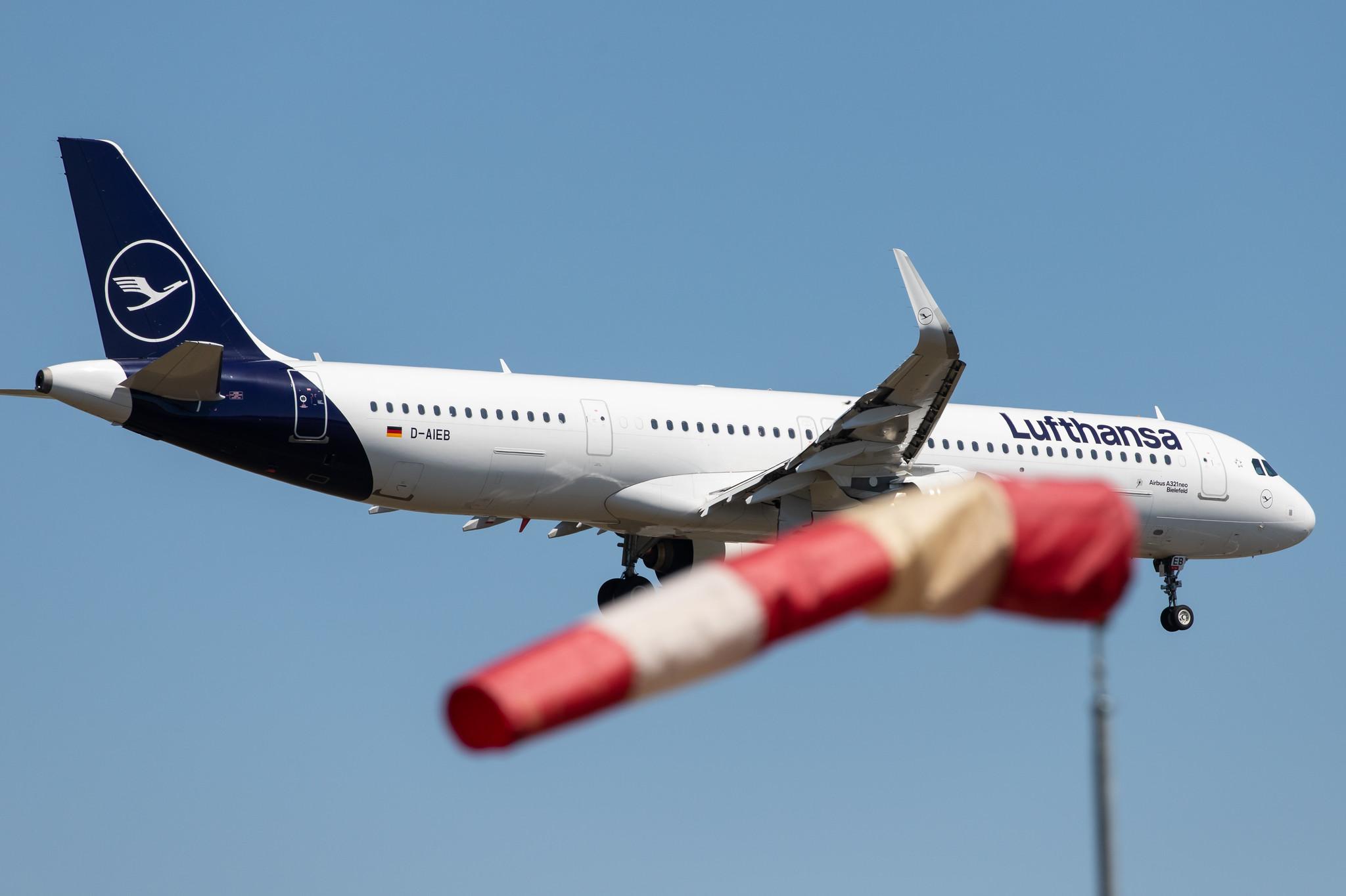 Frankfurt Airport: Lufthansa (LH / DLH) |  Airbus A321-271NX A21N | D-AIEB | MSN 8783