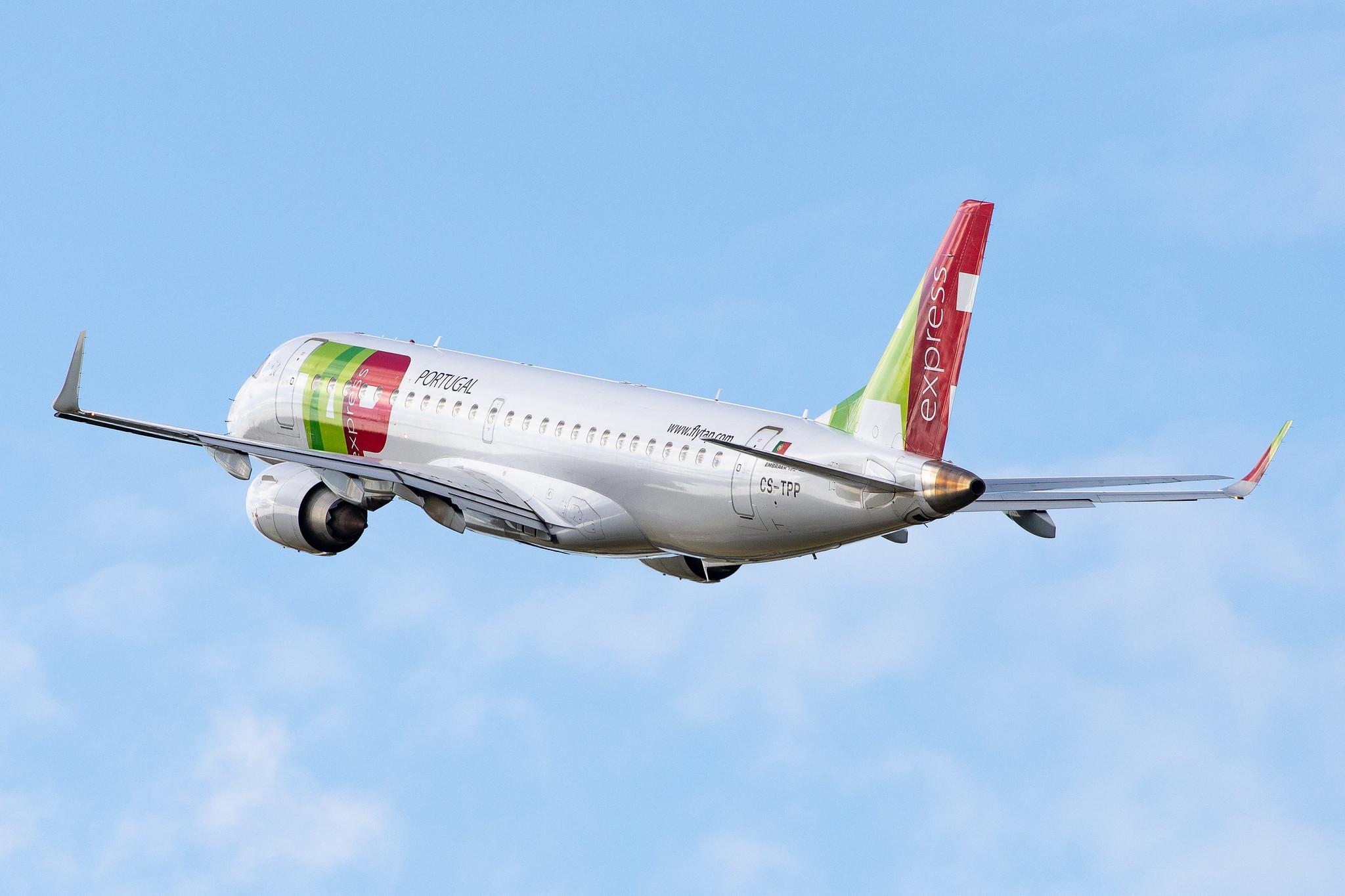 Hamburg Airport: TAP Express (NI / PGA) |  Embraer E190LR E190 | CS-TPP | MSN 19000441