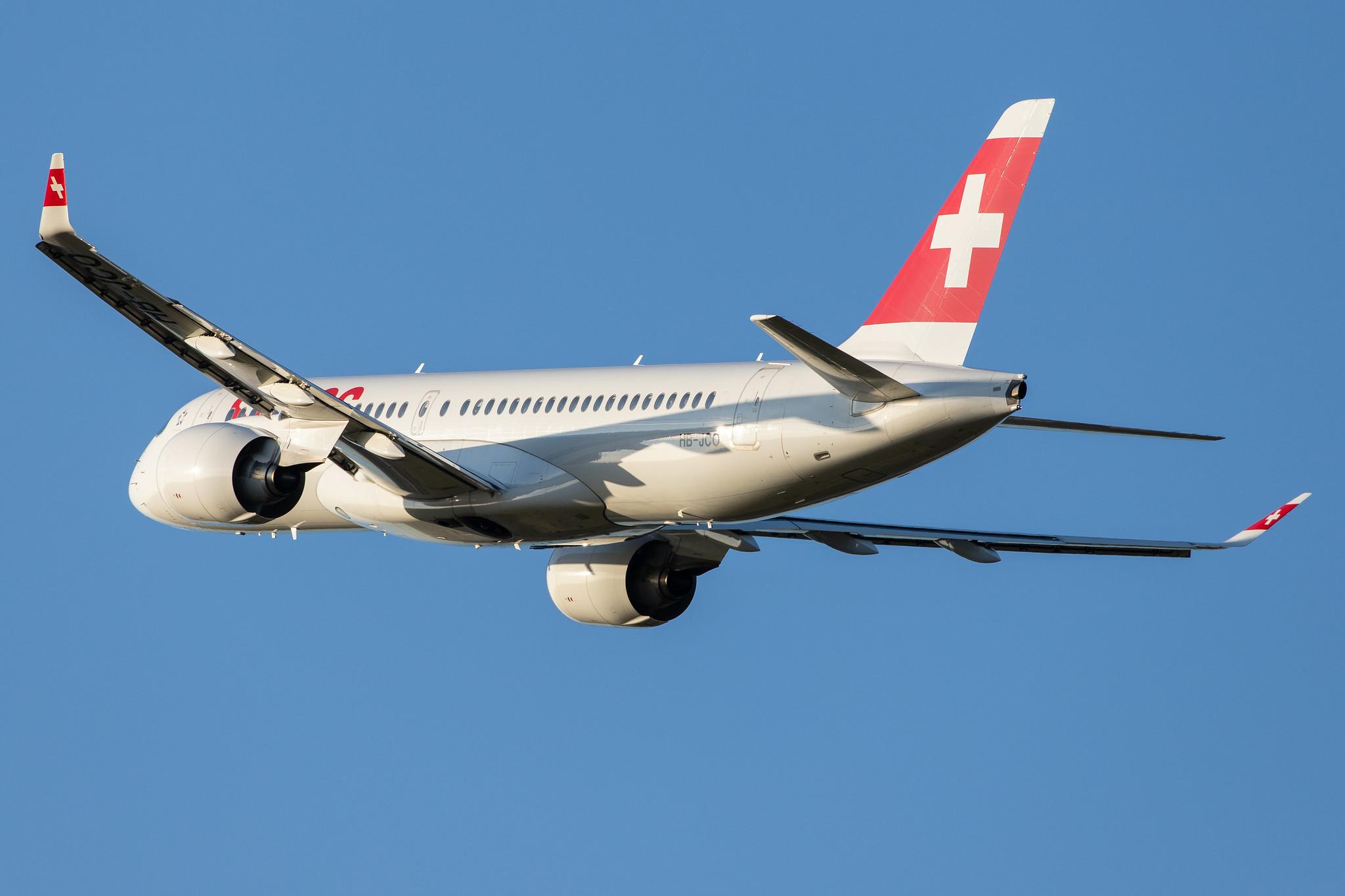 Hamburg Airport: Swiss (LX / SWR) |  Airbus A220-300 BCS3 | HB-JCO | MSN 55033