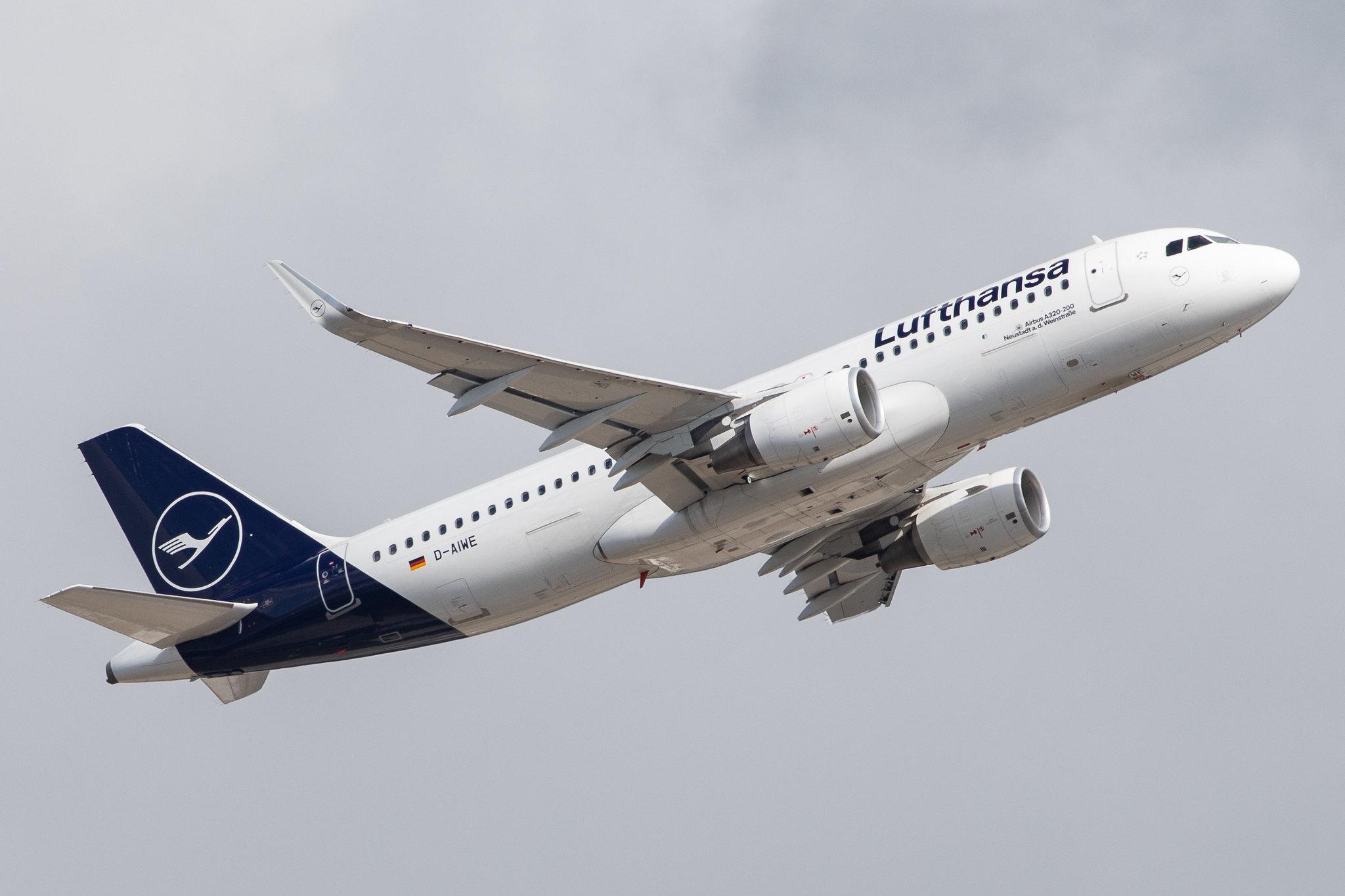 Frankfurt Airport: Lufthansa (LH / DLH) |  Airbus A320-214 A320 | D-AIWE | MSN 8680