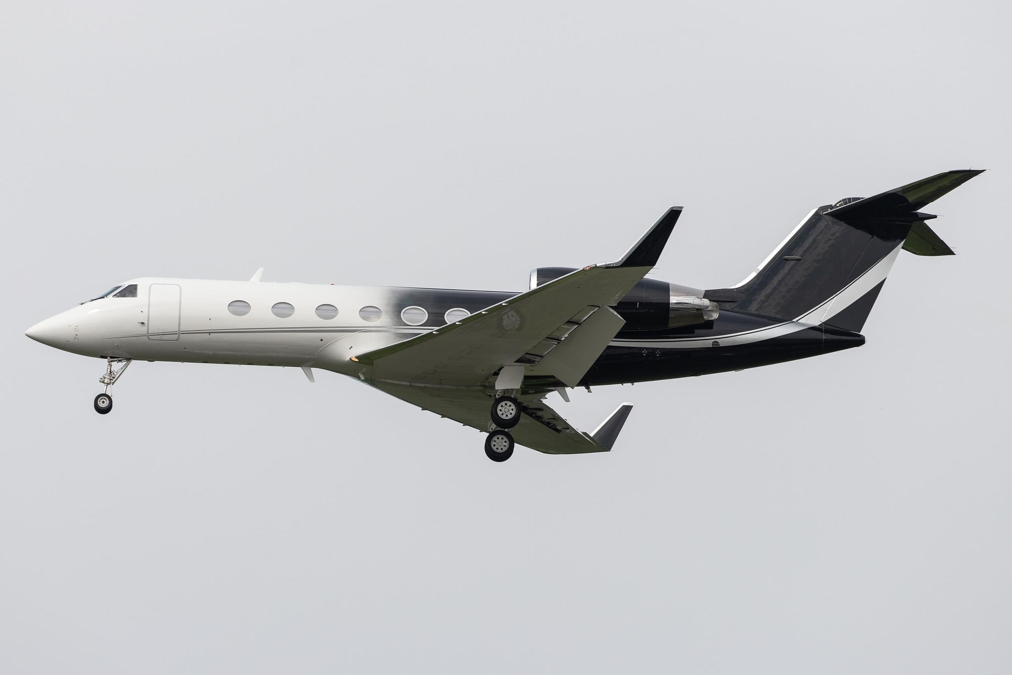 Hamburg Airport: Private Owner |  GULFSTREAM AEROSPACE G-IV  | N216HZ | MSN 1147