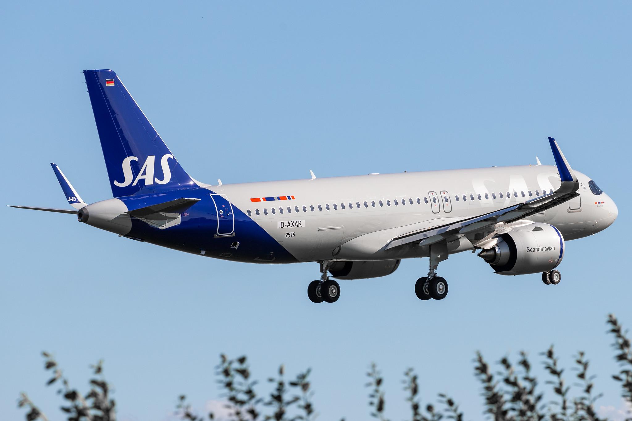 Hamburg Airport: SAS Scandinavian Airlines (SK / SAS) |  Airbus A320-251N A20N | D-AXAK | MSN 9518 (SE-RUB)