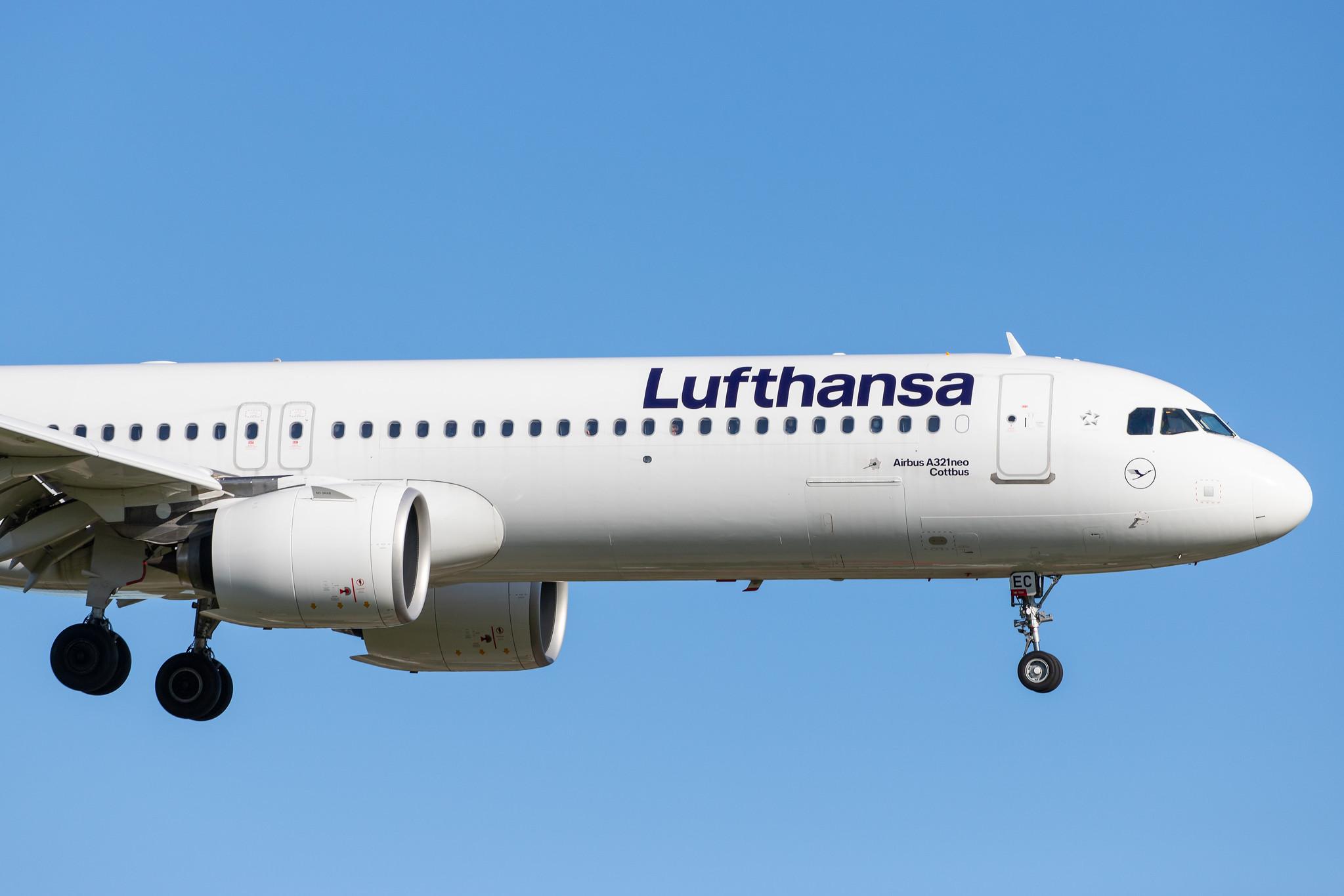 Hamburg Airport: Lufthansa (LH / DLH) |  Airbus A321-271NX A21N | D-AIEC | MSN 8814