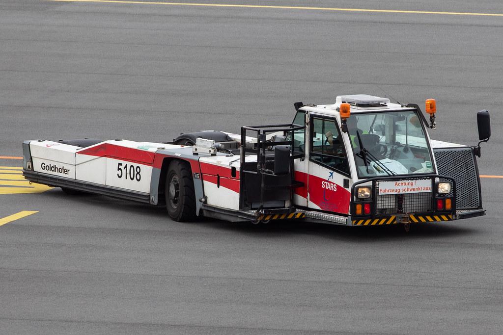 Hamburg Airport: 5108 Pushback |