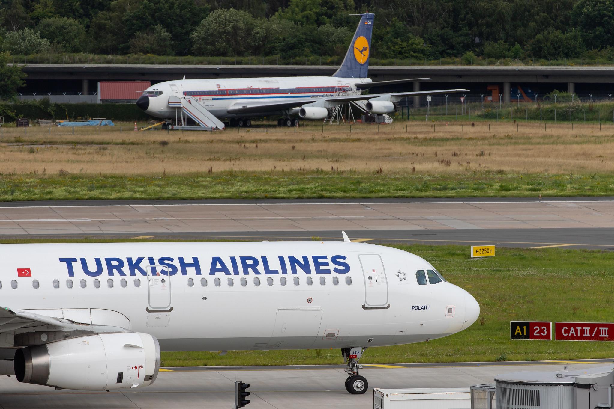 Hamburg Airport: Turkish Airlines (TK / THY) |  Airbus A321-231 A321 | TC-JTE | MSN 6869