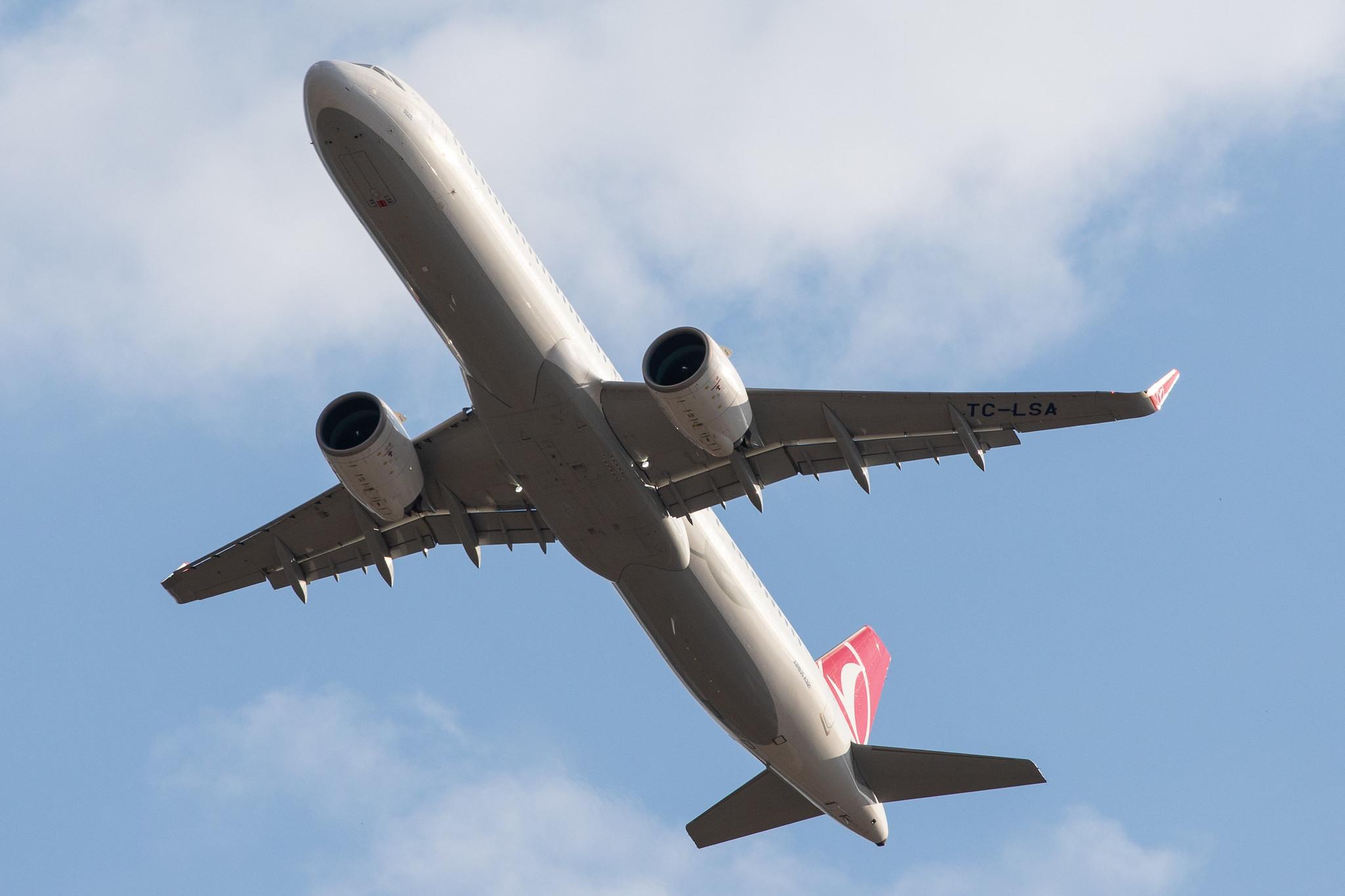 Frankfurt Airport: Turkish Airlines (TK / THY) |  Airbus A321-271NX A21N | TC-LSA | MSN 8155