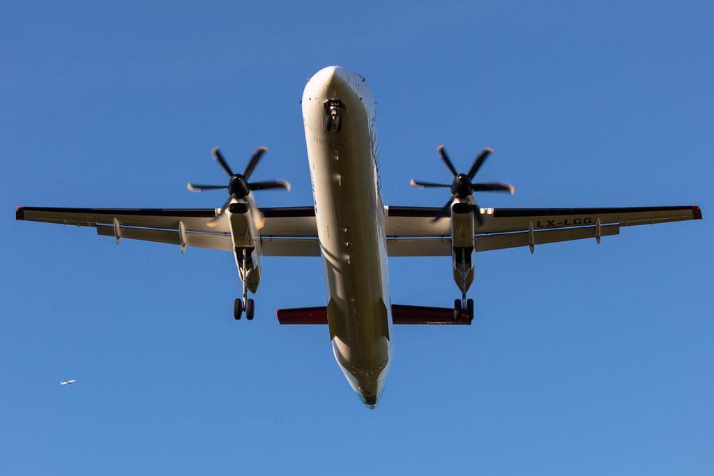 Hamburg Airport: Luxair (LG / LGL) |  De Havilland Canada Dash 8-400 DH8D | LX-LGG | MSN 4418