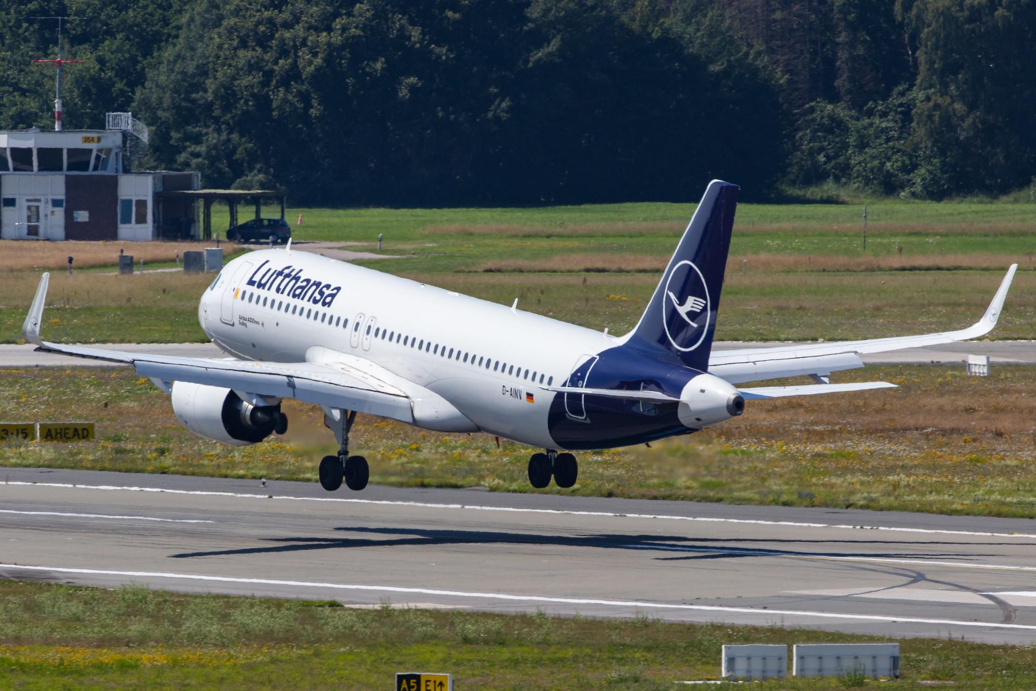 Hamburg Airport: Lufthansa (LH / DLH) |  Airbus A320-271N A20N | D-AINV | MSN 9071