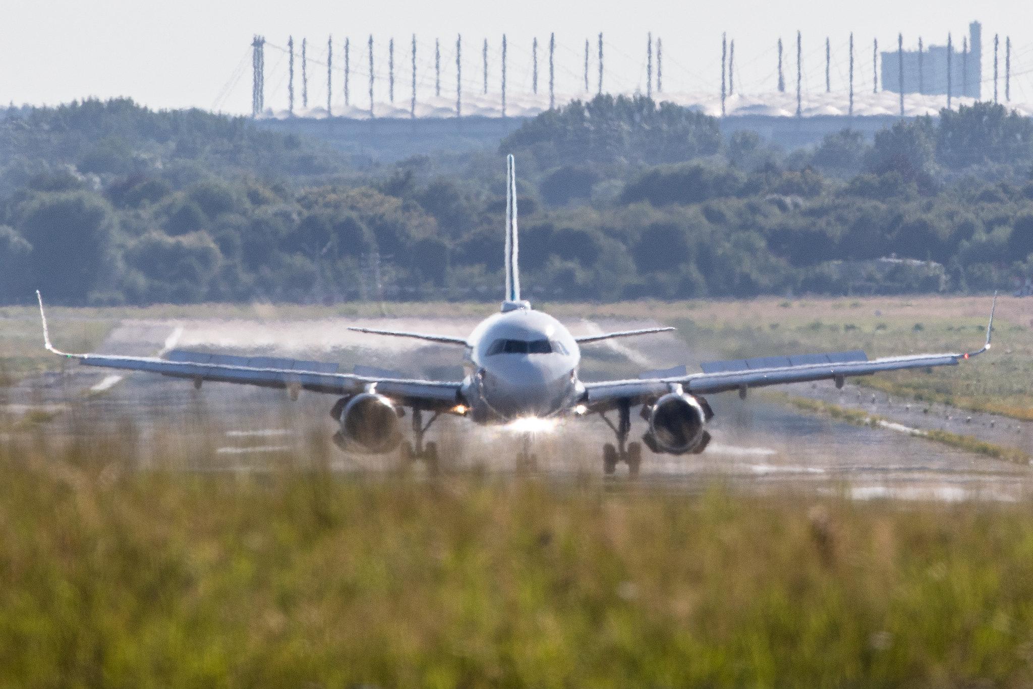 Hamburg Airport: Eurowings (EW / EWG) |  Airbus A320-214 A320 | D-AEWG | MSN 7121